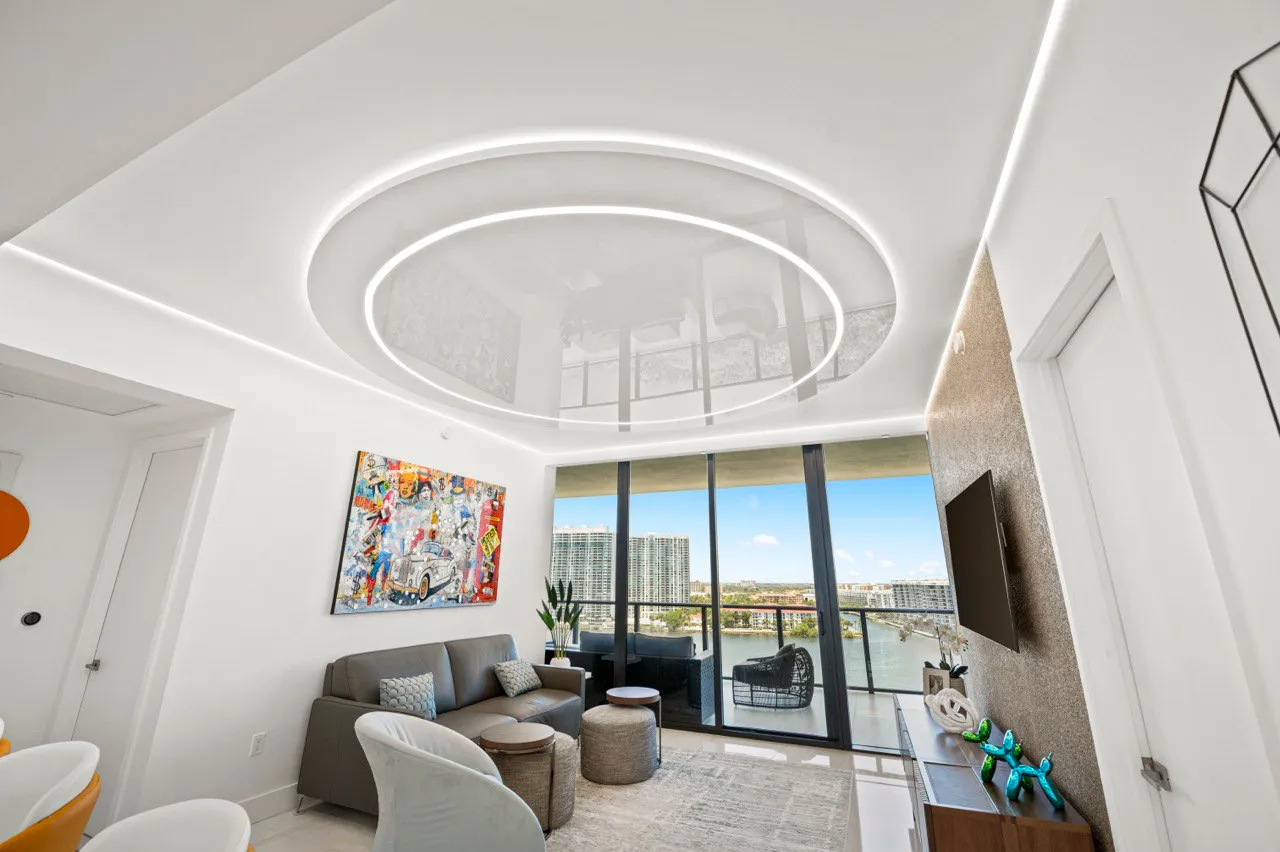 Golden Hour Luxe – High-Rise Living in Miami - Image 5