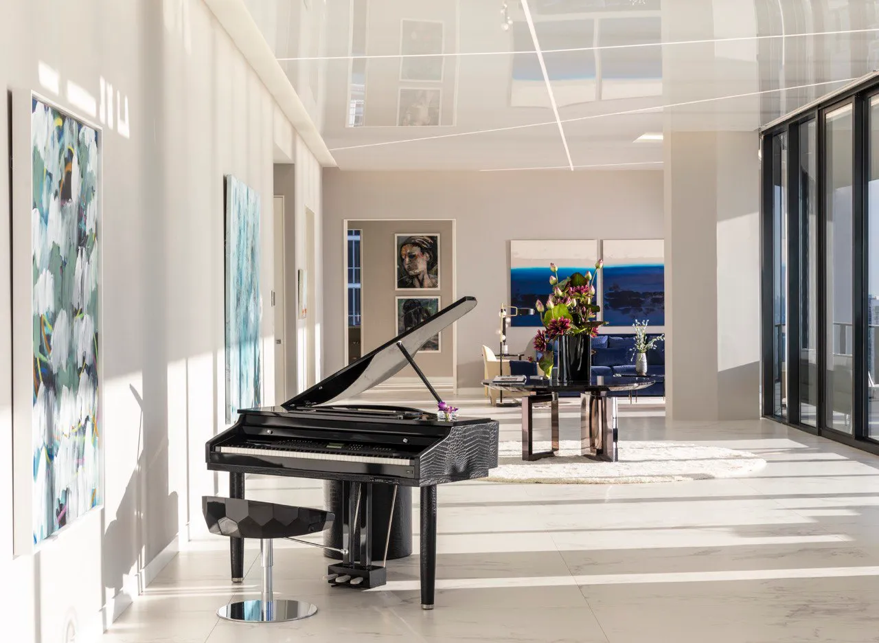 Golden Hour Luxe – High-Rise Living in Miami - Image 2